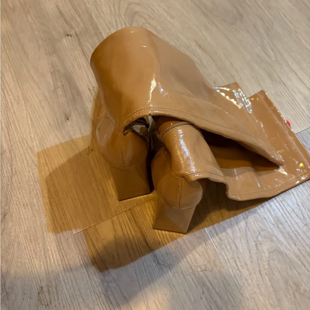 Liquid leather stacked tall Stylish Tan Women's Boots size 8